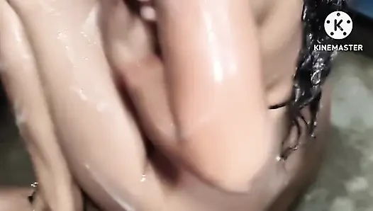 Bhabhi ke bath karne ka naya tarika kaisa laga