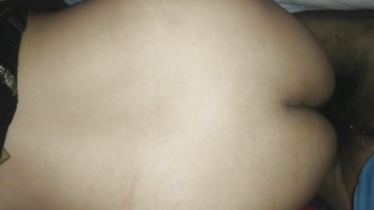 Тихо горещо секс желание, с което искам да вдигна шум от голям задник