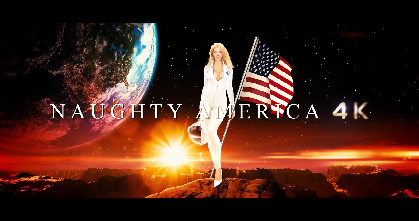 Ông chủ gợi cảm izi blu có một âm hộ ướt át cho nhân viên của cô ấy