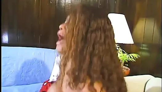 Unbelivbare ebenholz-frau mit fantastischen möpsen bekommt schwanz in ihre haarige fotze