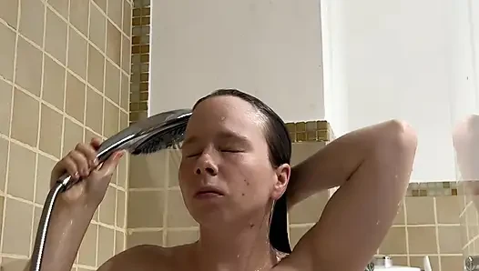 Teen with Hot Sagging Tits