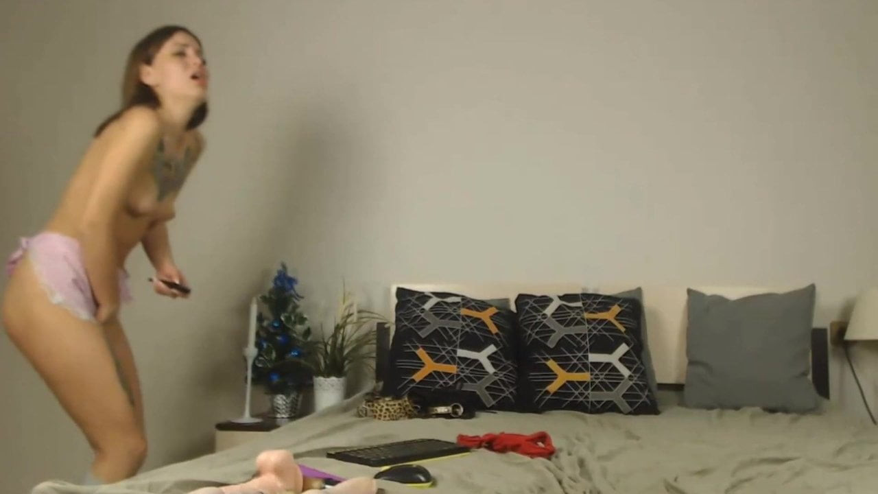 Lovely Brunette Fuck and  Plays her Pussy