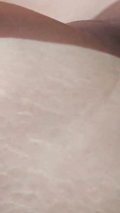 Tante seksi dengan memek aduhai ini suka banget dientot sama kontol raksasa pria kulit hitam"