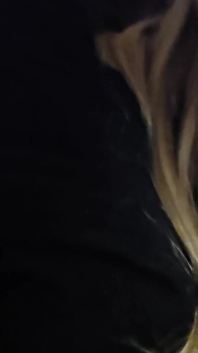 Prawdziwa siostra wkradła się do mojego pokoju tylko po to, aby wyssać moje spermy ustne kremówka | Klip 3