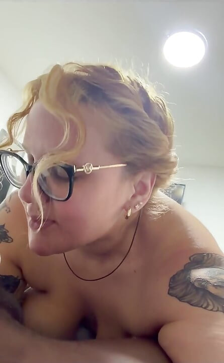 Un mic sex oral pentru propria mea plăcere