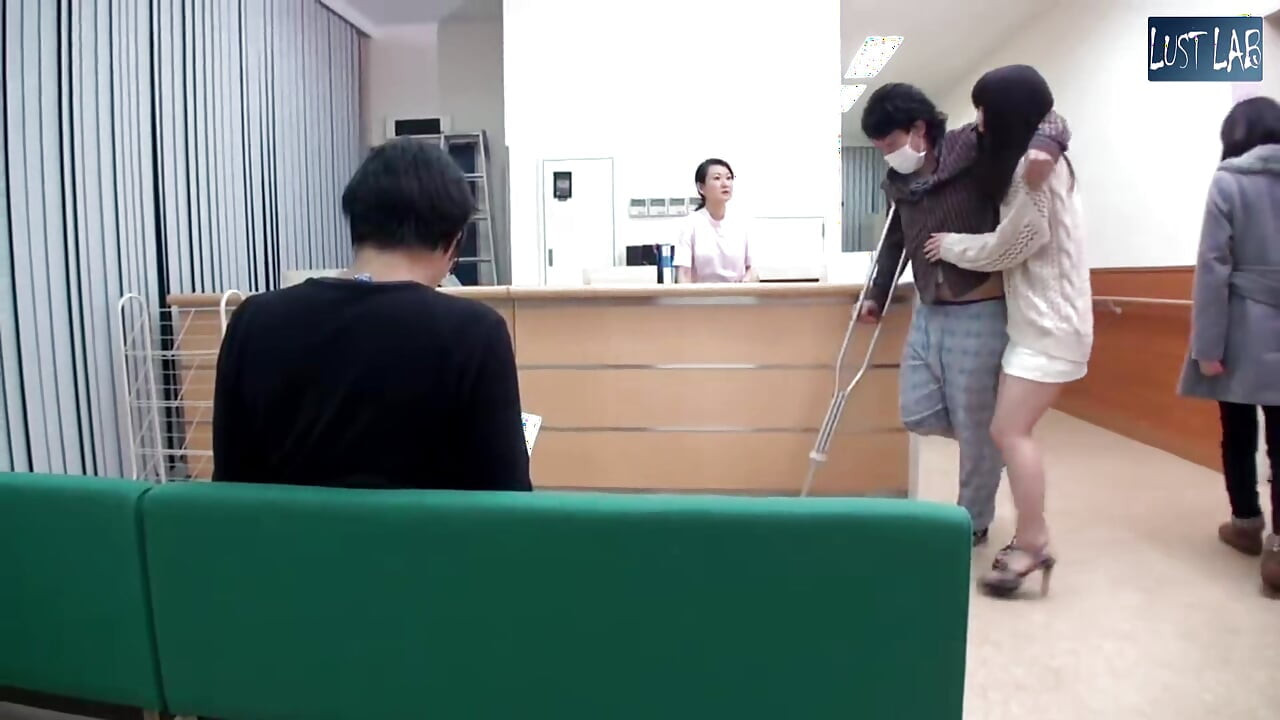 Visita ao hospital se torna arriscada - uma mulher casada reacende um desejo que ela pensou que tinha ido - parte4