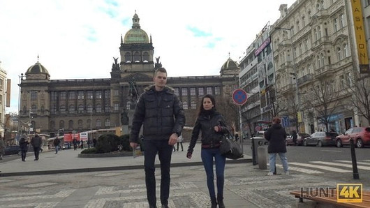 HUNT4K. Hunter rencontre une jolie fille à Prague et la baise pour de l'argent