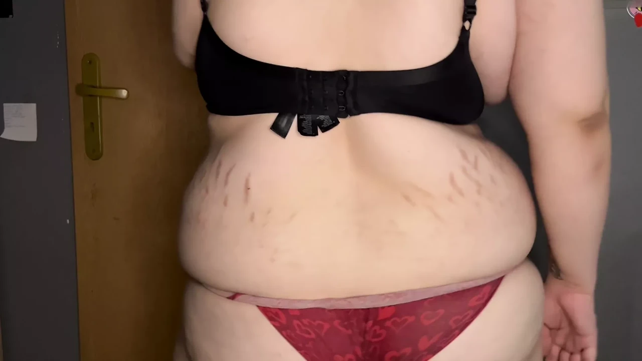 Sexy mama dancing