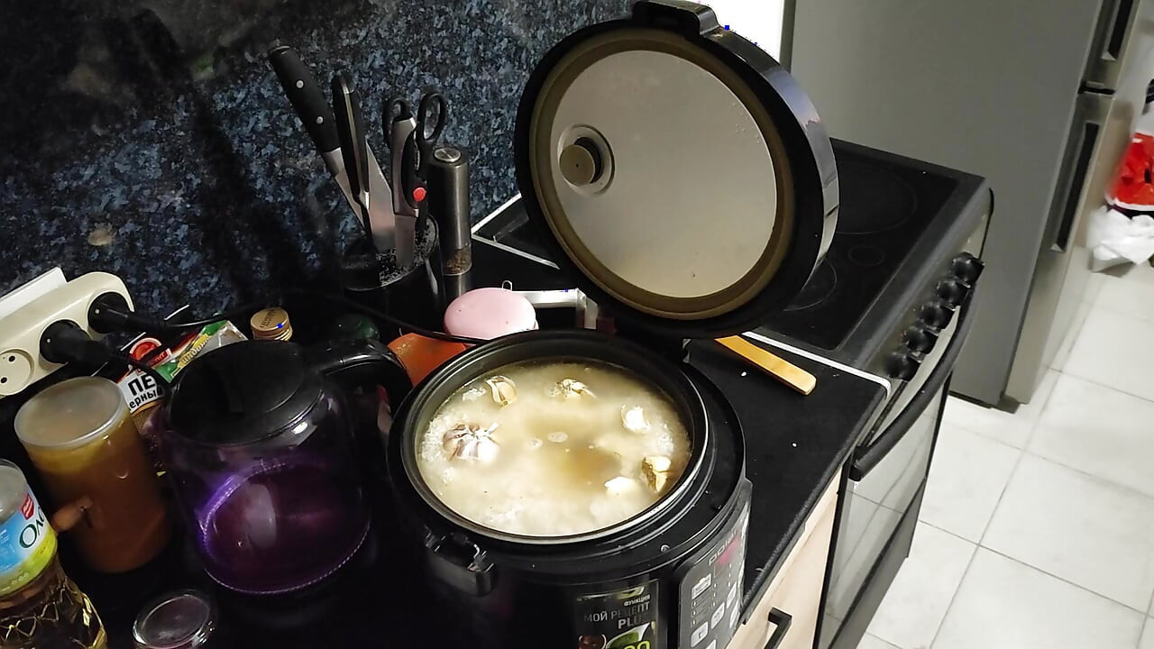 Pilaf de um jovem bezerro em um multicooker