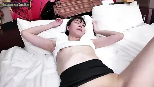 Atemberaubende idol-gesichts-masseuse kommt mit langbeinigen schlanken körper, creampie komplett unzensiert an