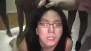 Asiático esposa gangbanged