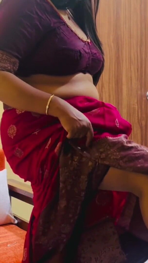 Indian Desi Saree wali Bhabhi fucked by a Besharam young boy tailor with clear hindi conversation. | Clip 1