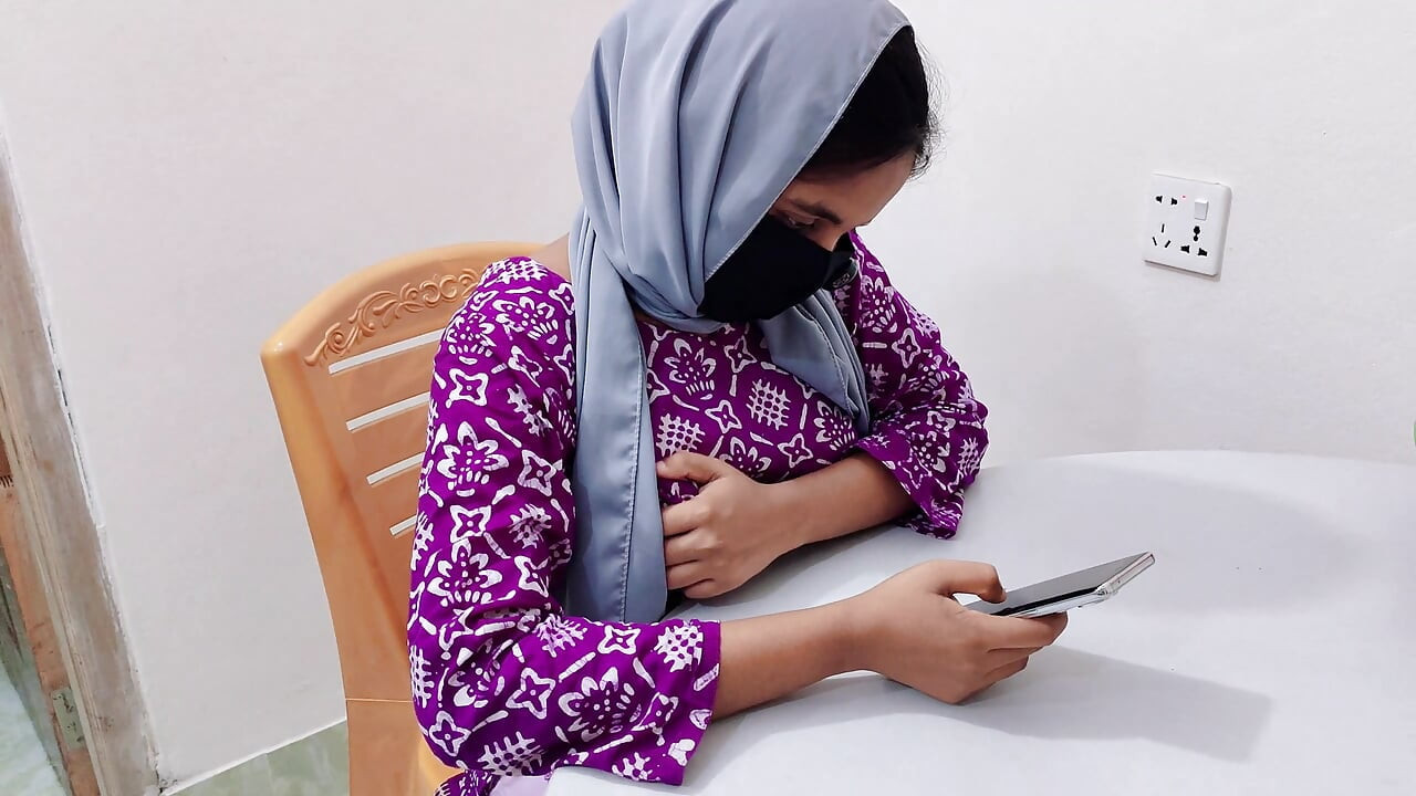 Hijabi Lonely Milf looking for attention