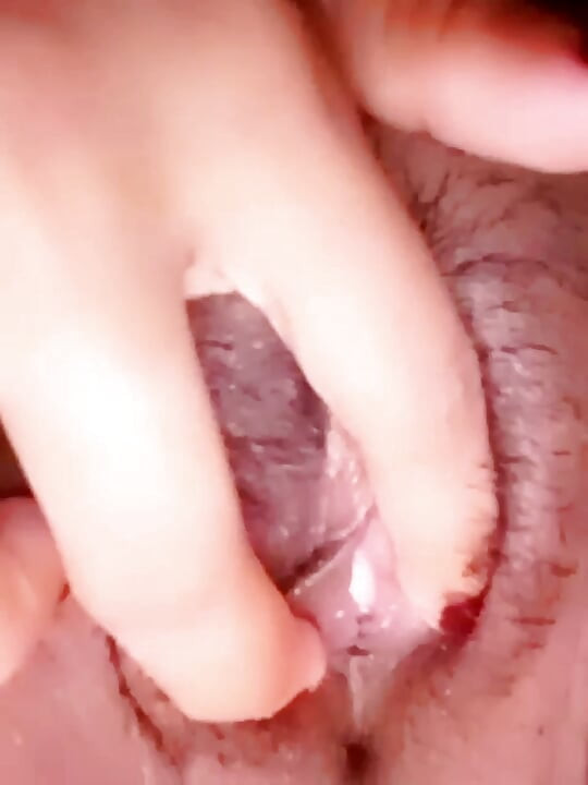 Desi 18+ girl bathroom masturbation cum