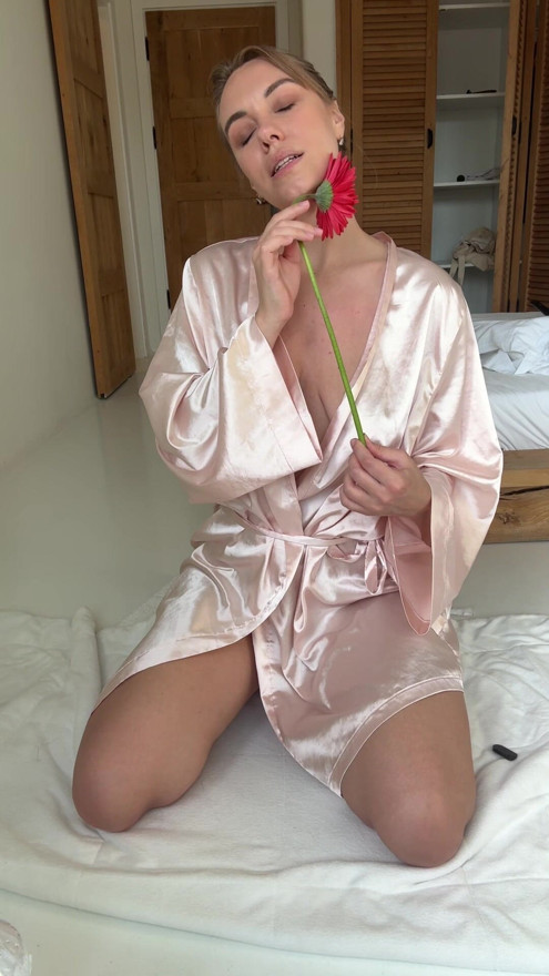A little from the naughty side🥰