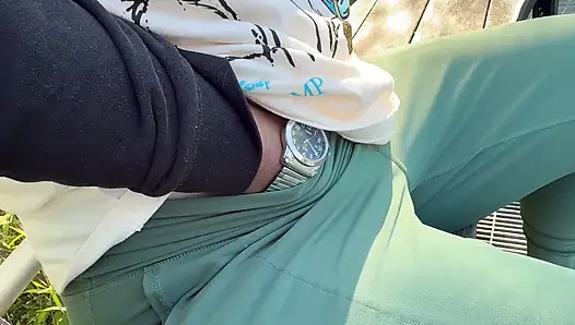 I met this Russian girl in a public park , And no resistance to play her a bit