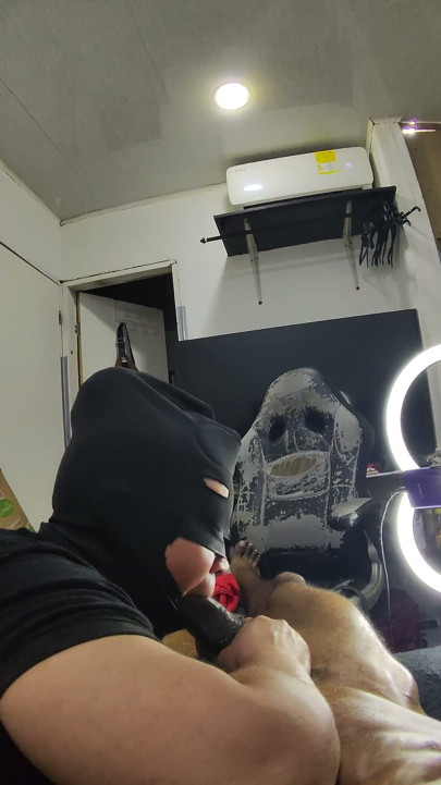 Throat Champ Black Mask 3