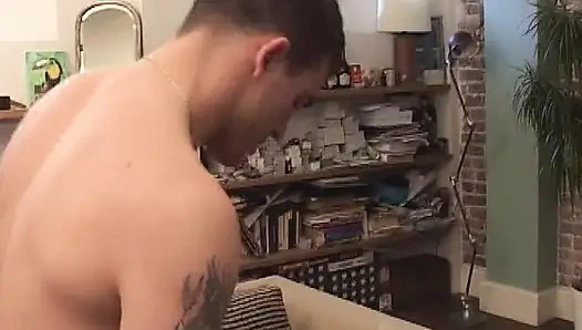 Anal geficktes französisches schätzchen bekam eine große ladung in den mund