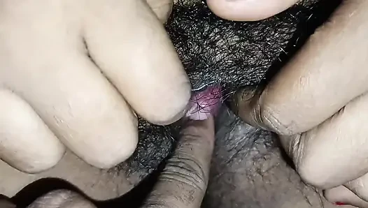 Bhabhi ji ne apani boobs aur choot dikhaye sexy bhabhi