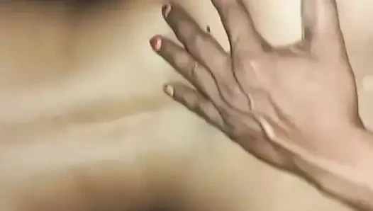 Hintli ateşli köylü evli kadın gece havasını kapatıyor' Ateşli domaltmalı yatak odası odasında boşalmanın tadını çıkarıyor ateşli boşalmada uzun süre çekim