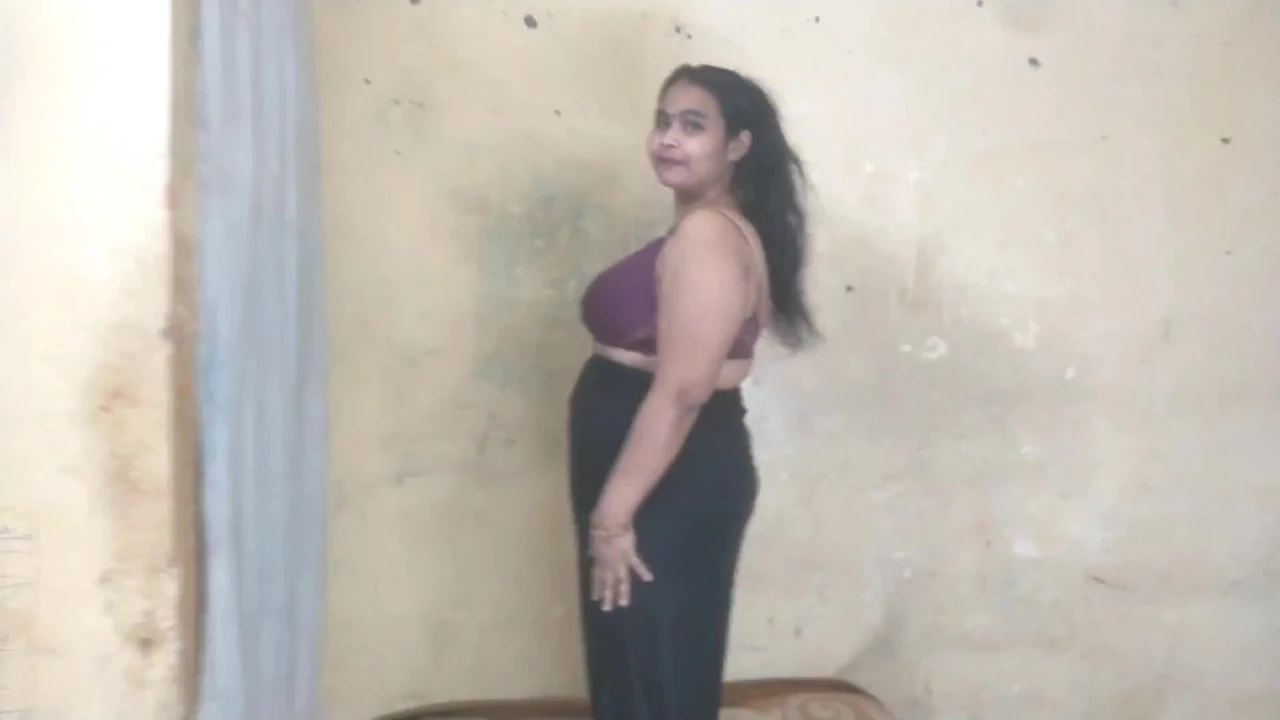 Azgın fotoğrafçı özel çekim sırasında ateşli desi modeli domaltarak sert sikiyor