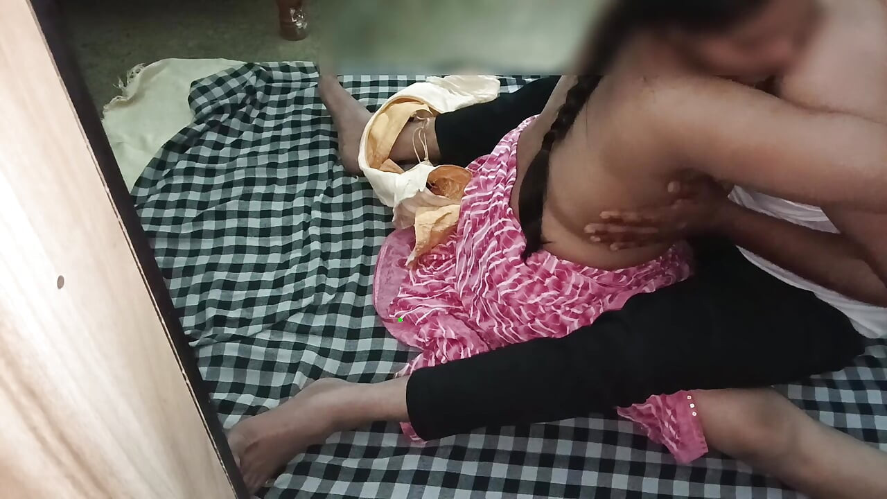 Bhabhi ji ki chudayi unke hi ghar pe bhaiya nhi the