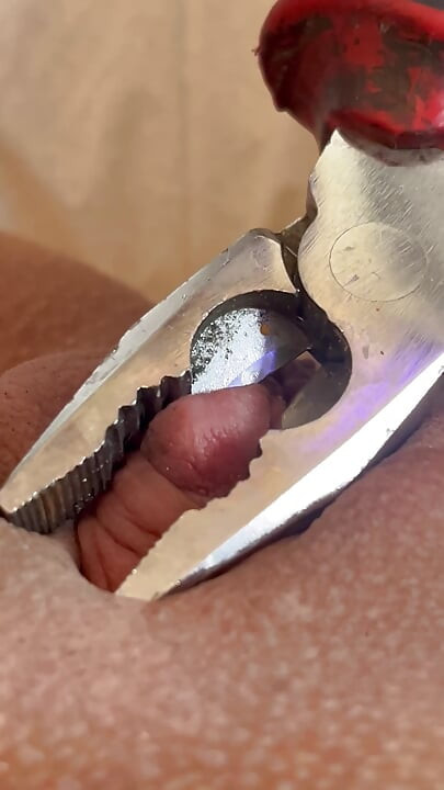 Mecânico chave inglesa, grande tortura de clitóris
