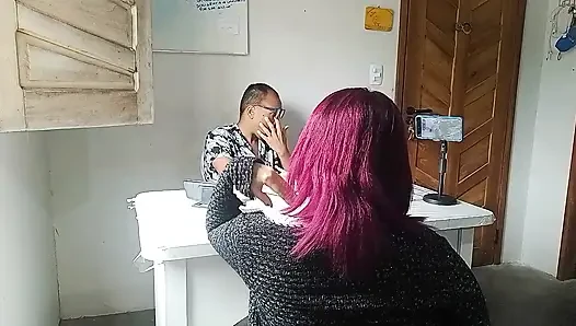 Büyük göğüsleri ve götüyle ateşli bir röportaj