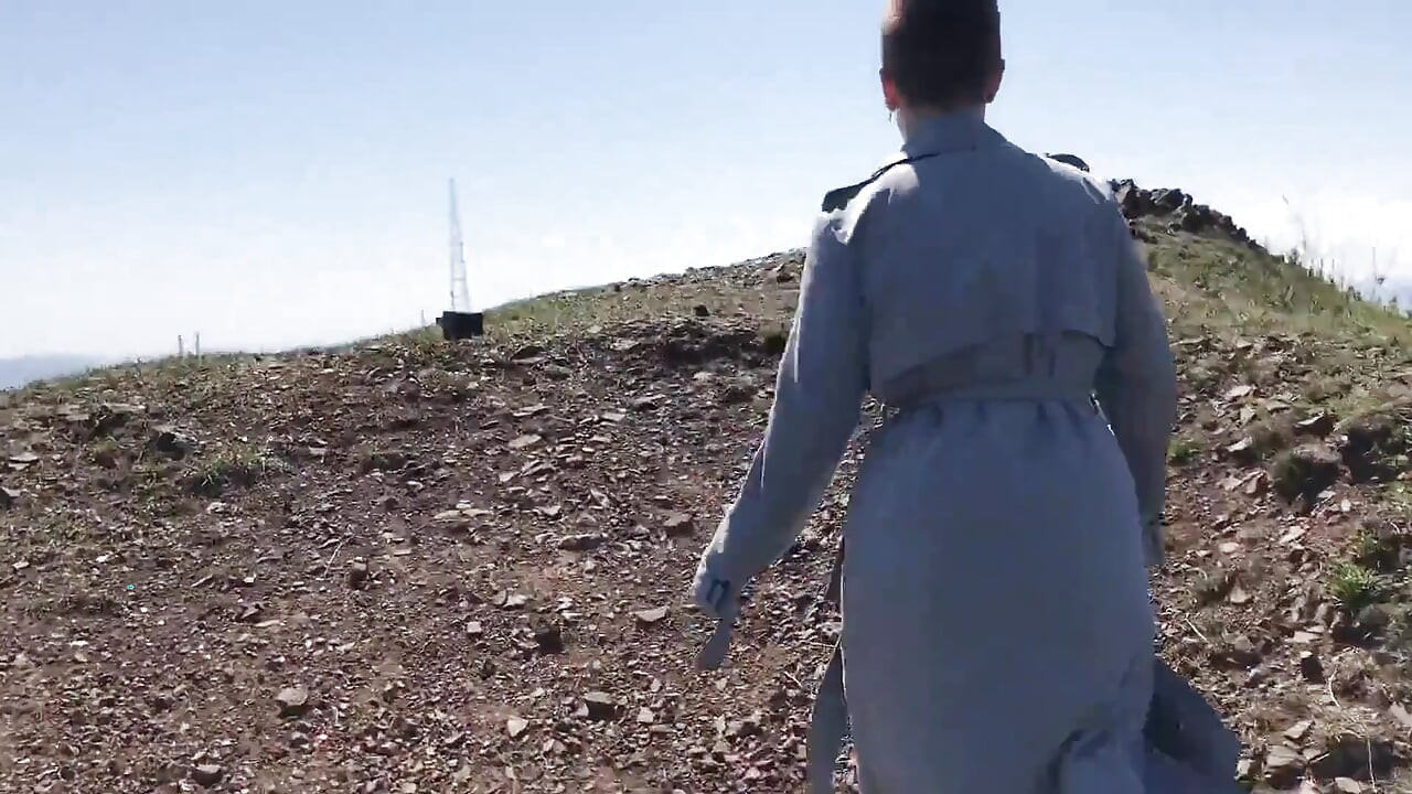 Vilu Vidish porta mi in cima a una montagna ma mi succhia il cazzo