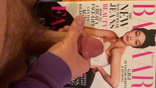 Cumming dla Gigi Hadid i lizanie go 2