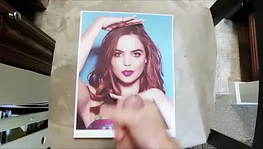 Bailee Madison boşalıyor 09