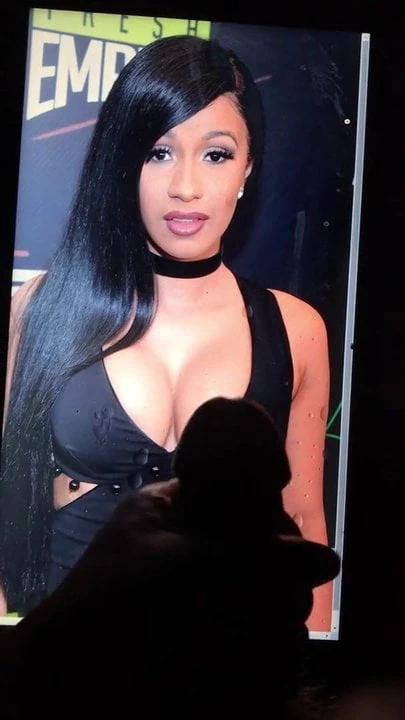 Cardi B cum tribute