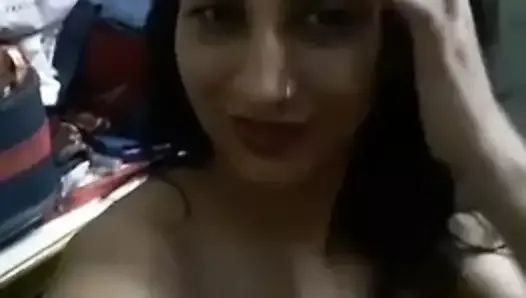 Desi horny bhabhi showing her sexy boobs & pussy