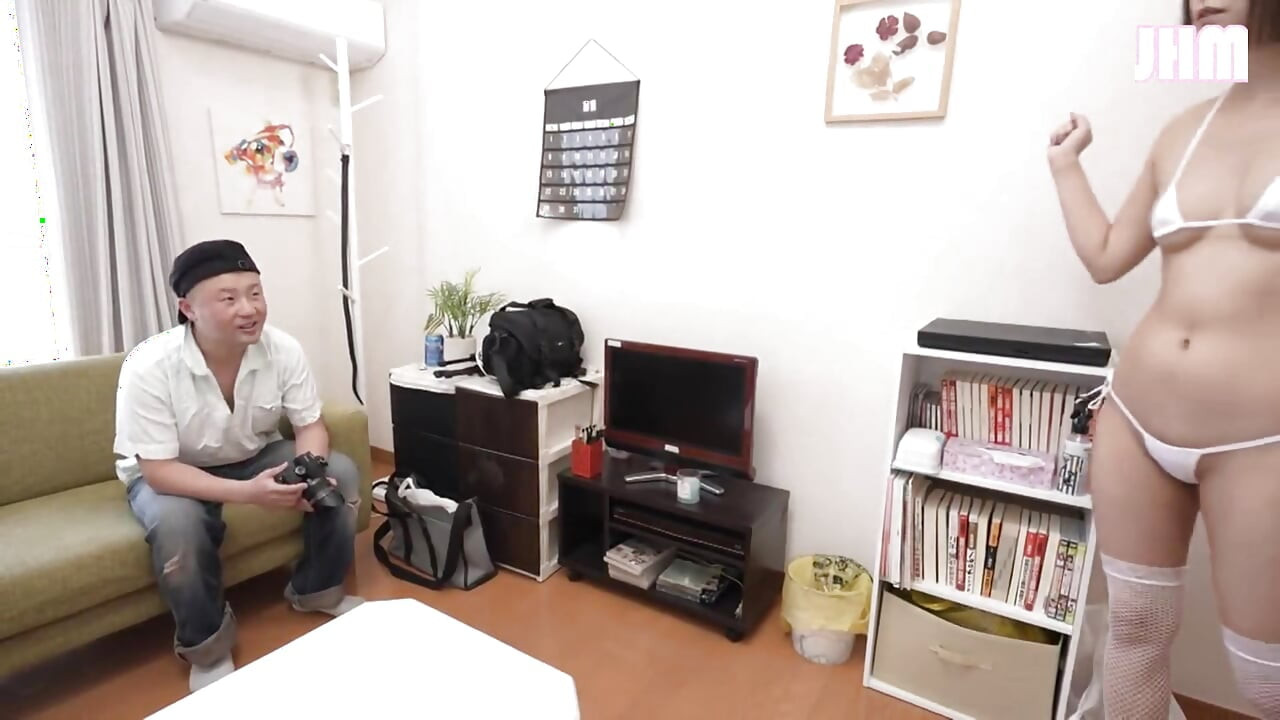 Top Ranked Private Shoot Idol Hikaru Earning Tips and Requests Through Secret Fan Service Sessions Chapter 3