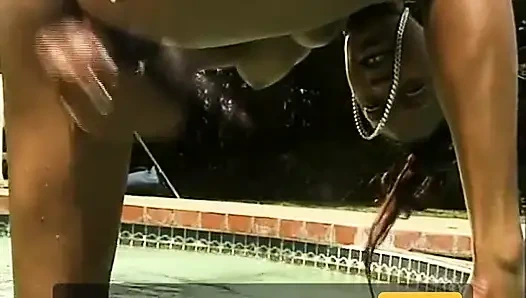 Istri lagi sendirian di rumah: istri #45