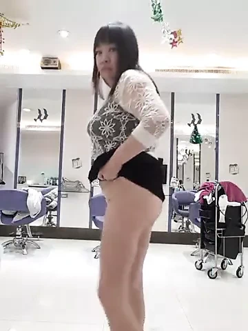 Horny chinese woman show pussy in salon