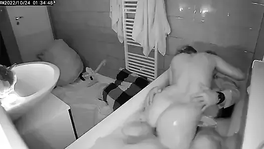 Romantyczny seks w łazience po filmowaniu Dada Deville