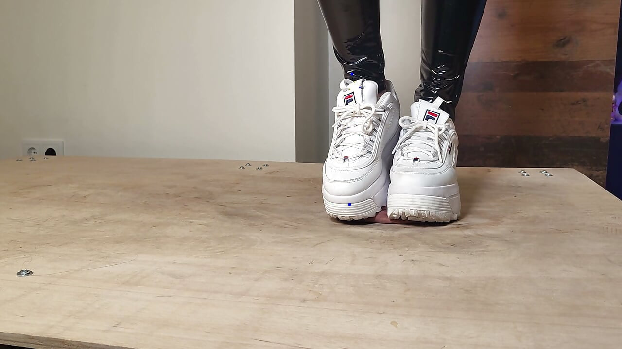 Fila Disruptor Plateau Cock Crush Full Clip - Lady Thaya