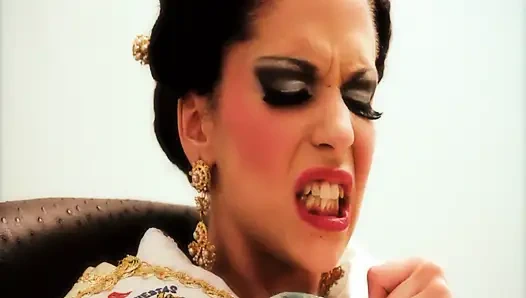 Соблазнительная История В Чулках И На Каблуках