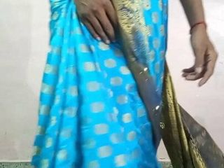 Preciosa lencería caliente azul sari freír mamá