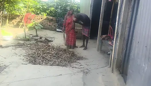 Desi housewife ki outdoor chudai ki