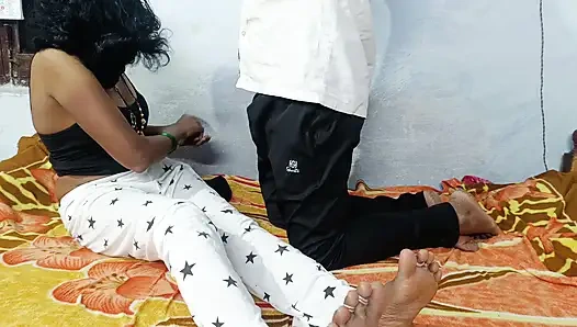 Rekaman seks istri hot india lagi asik nyepong kontol sambil jilat toket