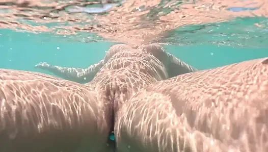 Игра С Киской Под Водой С Плагом