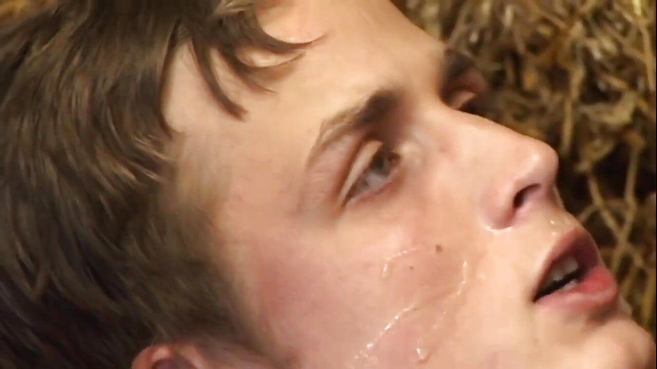 Ansiosos twinks trocam boquetes e terminam com facial