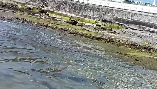 Plajda Ve Insanların Önünde Sertleştim