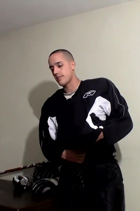 หนุ่มฮอกกี้ฉี่สนุก!