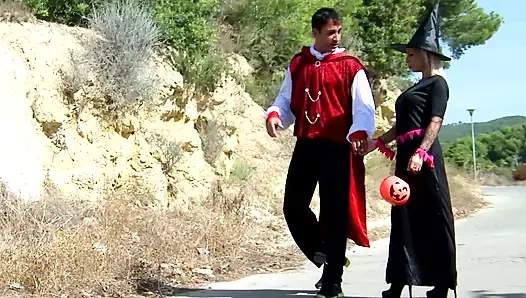 Она просто нимфоманка.