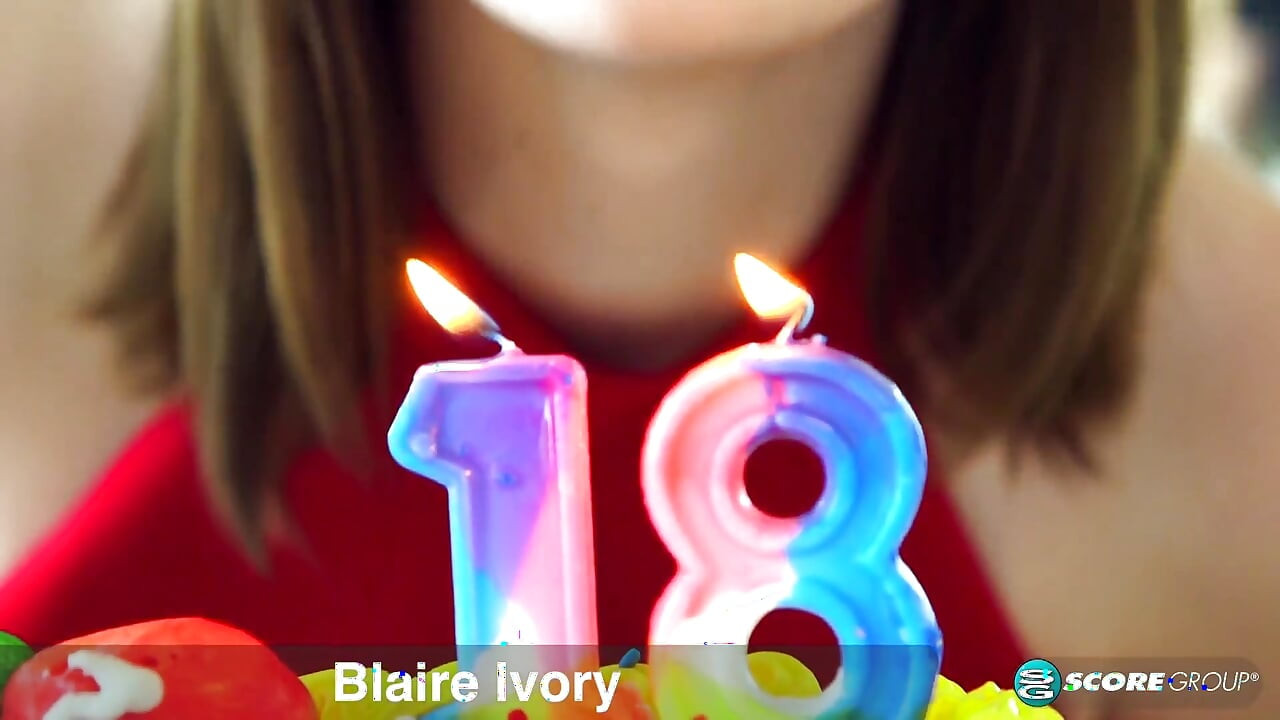 Blaire Ivory, éjaculation pour son anniversaire