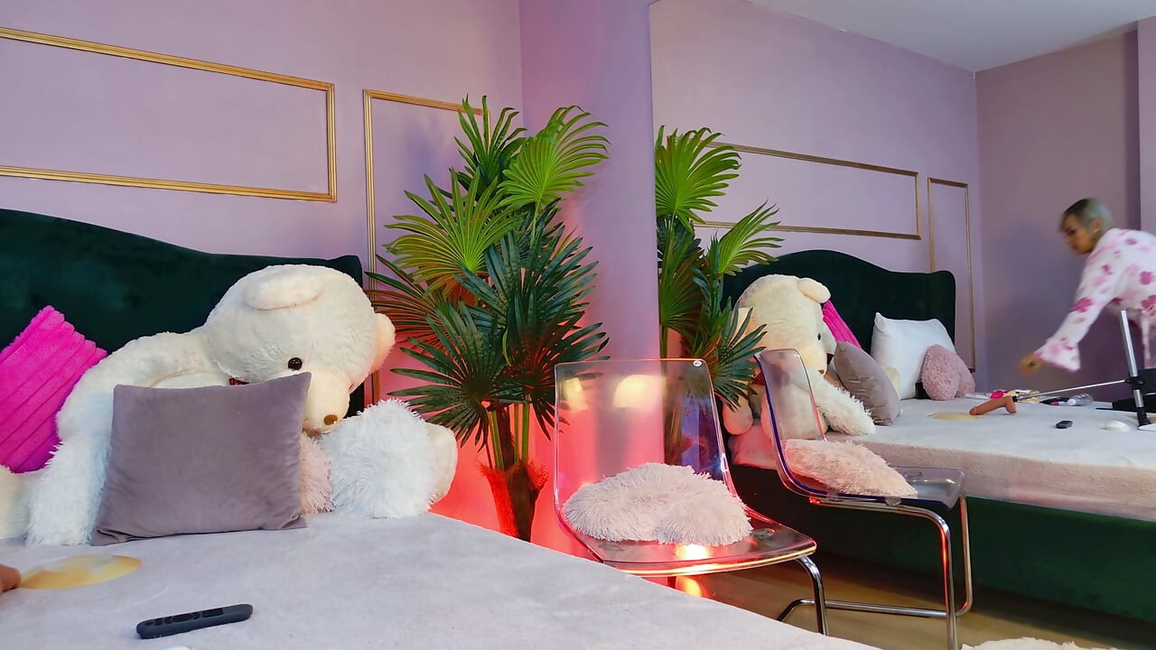 Blonde hardcore-MILf fickt ihre muschi