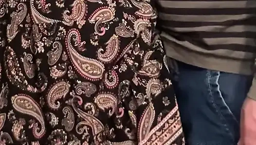 Üvey erkek kardeşin cinsel fantezisi - amını parmaklıyor